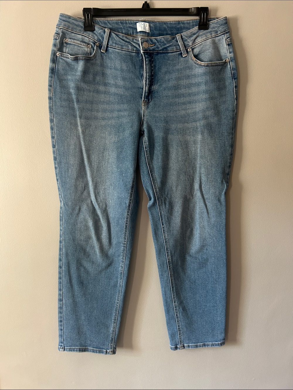 Women’s Time and Tru Light Wash Ankle Jeans, Size 18